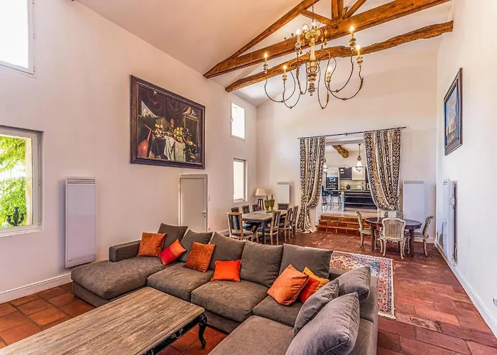 3 Bedroom Awesome In Prázdninový dům